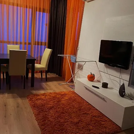 Fresh Orange Cabacum Apartment